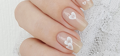 Manicure with aerography effect