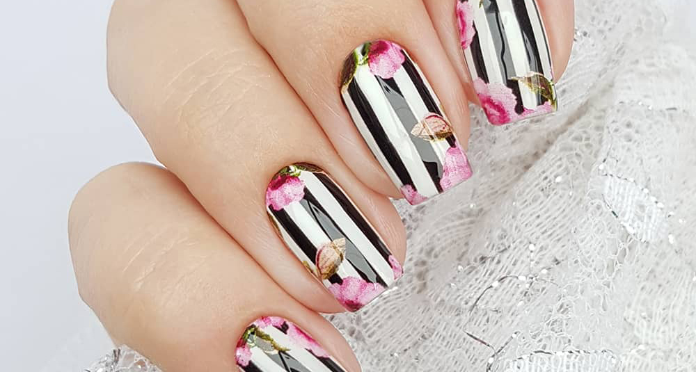 Spring manicure with stripes