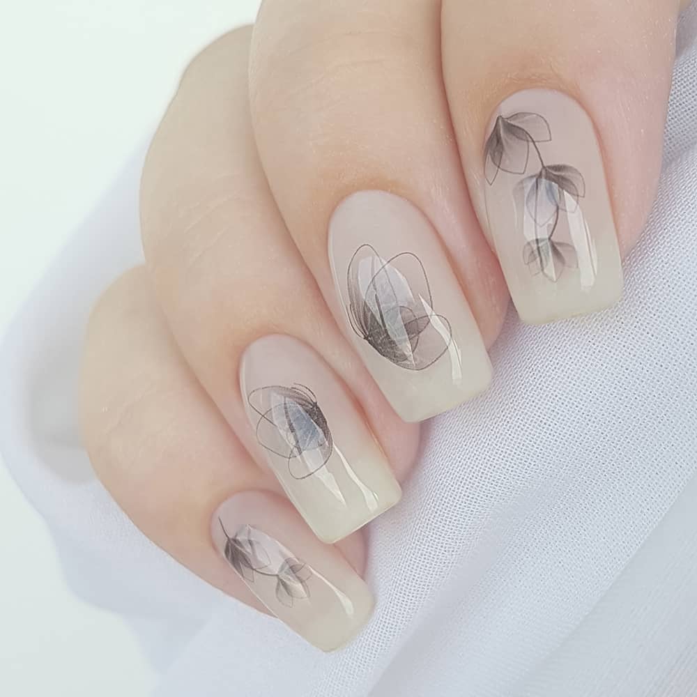 Manicure with gradient butterflies