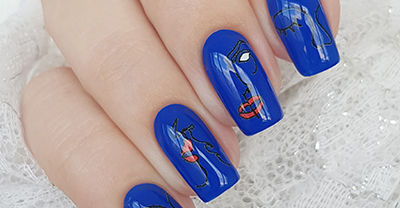 Manicure with graphic faces