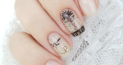 ​Graphic spring maanicure