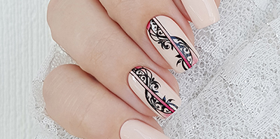 Geometric manicure with tracery