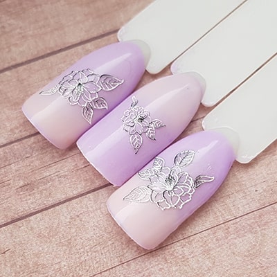 Nail design with volume roses