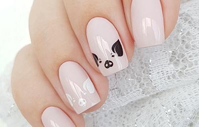 Manicure with pigs