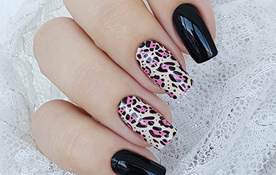 Pink leopard manicure